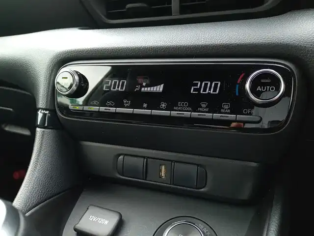 トヨタ ＧＲヤリス RZ ファーストエディション 福井県 2021(令3)年 0.8万km プレシャスブラックパール ワンオーナー車/純正18インチAW/４WD/LEDヘッドライト/Fフォグ/SOSボタン/ビルトインETC/純正メモリナビ/フルセグテレビ/盗難防止装置/横滑り防止装置/アイドリングストップ/ダブル＋サイドエアバッグ/カーテンエアバッグ/純正フロアマット/スマートキー
