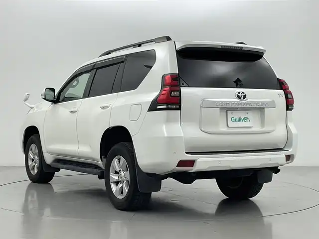 トヨタ ランドクルーザー プラド TX 熊本県 2018(平30)年 6.7万km ホワイトパールクリスタルシャイン ４WD/社外ナビAVIC-RW501（ＣＤ・ＤＶＤ・フルセグ・ＢＴ）/バックカメラ　/社外前方ドライブレコーダー　/ビルトインＥＴＣ　/前後クリアランスソナー　/トヨタセーフティーセンス/・プリクラッシュセーフティ/・レーンディパーチャーアラート/・オートマチックハイビーム/・アダブティブクルーズコントロール/横滑り防止/ダウンヒルアシスト/ルーフレール/革巻きステアリング/純正フロアマット/純正17インチAW/オートライト/LEDヘッドライト/フォグランプ/スマートキー/プッシュスタート