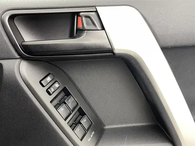 トヨタ ランドクルーザー プラド TX 熊本県 2018(平30)年 6.7万km ホワイトパールクリスタルシャイン ４WD/社外ナビAVIC-RW501（ＣＤ・ＤＶＤ・フルセグ・ＢＴ）/バックカメラ　/社外前方ドライブレコーダー　/ビルトインＥＴＣ　/前後クリアランスソナー　/トヨタセーフティーセンス/・プリクラッシュセーフティ/・レーンディパーチャーアラート/・オートマチックハイビーム/・アダブティブクルーズコントロール/横滑り防止/ダウンヒルアシスト/ルーフレール/革巻きステアリング/純正フロアマット/純正17インチAW/オートライト/LEDヘッドライト/フォグランプ/スマートキー/プッシュスタート