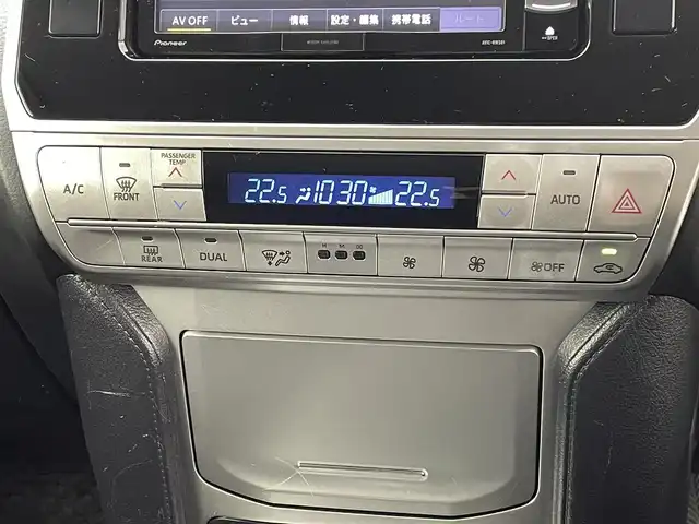 トヨタ ランドクルーザー プラド TX 熊本県 2018(平30)年 6.7万km ホワイトパールクリスタルシャイン ４WD/社外ナビAVIC-RW501（ＣＤ・ＤＶＤ・フルセグ・ＢＴ）/バックカメラ　/社外前方ドライブレコーダー　/ビルトインＥＴＣ　/前後クリアランスソナー　/トヨタセーフティーセンス/・プリクラッシュセーフティ/・レーンディパーチャーアラート/・オートマチックハイビーム/・アダブティブクルーズコントロール/横滑り防止/ダウンヒルアシスト/ルーフレール/革巻きステアリング/純正フロアマット/純正17インチAW/オートライト/LEDヘッドライト/フォグランプ/スマートキー/プッシュスタート