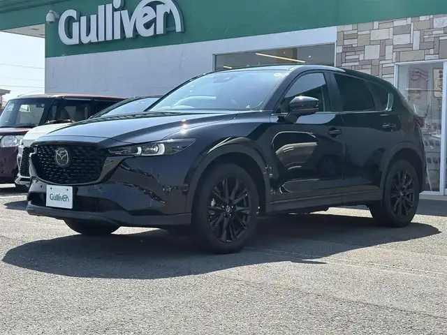 マツダ ＣＸ－５ 20S ブラックトーンED 徳島県 2022(令4)年 3.3万km ジェットブラックマイカ ワンオーナー車/マツダi-アクティブセンス/衝突被害軽減ブレーキ　/クリアランスソナー/純正ナビゲーション/（フルセグ/ラジオ/Bluetooth）/全方位モニター　/ハーフレザーシート　/パワーバックドア　/LEDヘッドライト/フォグランプ/アイドリングストップ/ＥＴＣ　/純正１９インチアルミホイール/社外ドライブレコーダー　/トラクションコントロール　/ＴＣＳ　/電気式パーキングブレーキ/オートホールド/パドルシフト　/ウィンカーミラー/リヤワイパー/革巻きステアリング/運転席パワーシート　/プッシュスタート/スマートキー/純正フロアマット