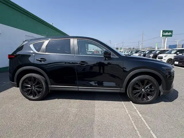 マツダ ＣＸ－５ 20S ブラックトーンED 徳島県 2022(令4)年 3.3万km ジェットブラックマイカ ワンオーナー車/マツダi-アクティブセンス/衝突被害軽減ブレーキ　/クリアランスソナー/純正ナビゲーション/（フルセグ/ラジオ/Bluetooth）/全方位モニター　/ハーフレザーシート　/パワーバックドア　/LEDヘッドライト/フォグランプ/アイドリングストップ/ＥＴＣ　/純正１９インチアルミホイール/社外ドライブレコーダー　/トラクションコントロール　/ＴＣＳ　/電気式パーキングブレーキ/オートホールド/パドルシフト　/ウィンカーミラー/リヤワイパー/革巻きステアリング/運転席パワーシート　/プッシュスタート/スマートキー/純正フロアマット