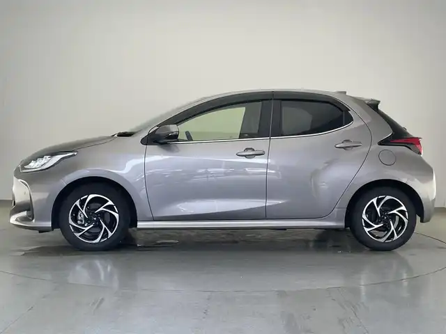 トヨタ ヤリス ハイブリッド Z 愛知県 2020(令2)年 2.6万km アバンギャルドブロンズメタリック 純正ＤＡナビ　フルセグＴＶ　ＢＴ　ミラキャスト　USB　モデリスタ１５インチアルミ　シートヒーター　純正ドラレコ　ＥＴＣ２．０　セーフティセンス　衝突軽減　追従クルコン　バックカメラ　ＬＥＤライト　コーナーセンサー　禁煙車