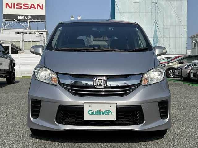ホンダ フリード G ジャストセレクション 兵庫県 2014(平26)年 6.5万km アラバスターシルバーメタリック ・純正メモリーナビ/・地デジ/DVD/BT/・バックカメラ/・ステアリングリモコン/・両側パワースライドドア/・ビルトインETC/・ドライブレコーダー/・オートキセノンヘッドランプ/・スマートキー
