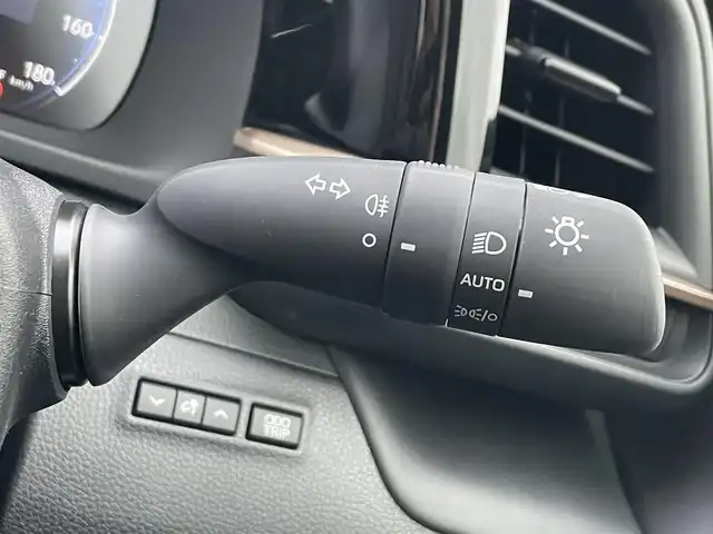 トヨタ クラウン スポーツ Z 滋賀県 2025(令7)年 0.1万km ブラック ワンオーナー/４WD/純正12.3インチHDディスプレイ/・フルセグ/Bluetooth/Apple CarPlay/パノラミックビューモニター/革巻きステアリング/ステアリングリモコン/ビルトインETC2.0/デジタルインナーミラー/メモリーシート/置くだけ充電/黒革シート/前席シートヒーター/前席シートベンチレーション/ハンズフリーパワーバックドア/トヨタチームメイト/・アドバンスドパーク/・アドバンスドドライブ/トヨタセーフティセンス/・プリクラッシュセーフティ/・レーントレーシングアシスト/・レーダークルーズコントロール/・アダプティブハイビームsiステム/・ロードサインアシスト/・発進遅れ告知機能/ブラインドスポットモニター/ヘッドランプウォッシャー/AC１００V/スマートキー/プッシュスタート