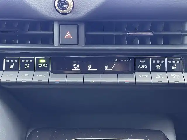 トヨタ クラウン スポーツ Z 滋賀県 2025(令7)年 0.1万km ブラック ワンオーナー/４WD/純正12.3インチHDディスプレイ/・フルセグ/Bluetooth/Apple CarPlay/パノラミックビューモニター/革巻きステアリング/ステアリングリモコン/ビルトインETC2.0/デジタルインナーミラー/メモリーシート/置くだけ充電/黒革シート/前席シートヒーター/前席シートベンチレーション/ハンズフリーパワーバックドア/トヨタチームメイト/・アドバンスドパーク/・アドバンスドドライブ/トヨタセーフティセンス/・プリクラッシュセーフティ/・レーントレーシングアシスト/・レーダークルーズコントロール/・アダプティブハイビームsiステム/・ロードサインアシスト/・発進遅れ告知機能/ブラインドスポットモニター/ヘッドランプウォッシャー/AC１００V/スマートキー/プッシュスタート