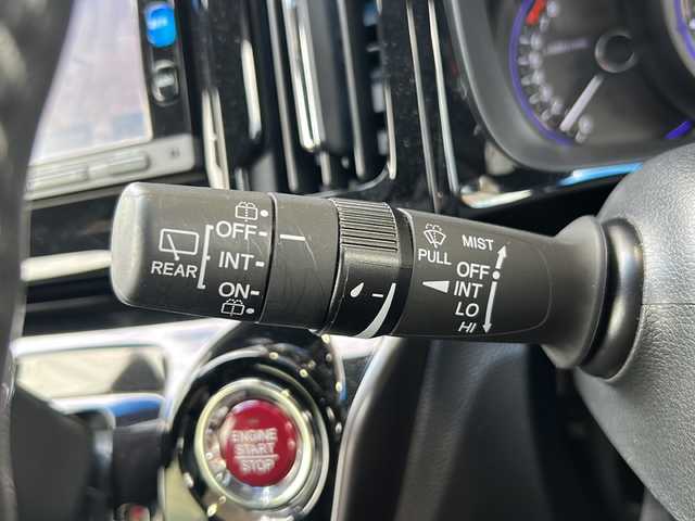 ホンダ Ｎ ＷＧＮ カスタム G ターボパッケージ 静岡県 2016(平28)年 1.3万km プレミアムホワイトパールⅡ 純正ナビ/・CD/DVD/・FM/AM/・フルセグTV/・iPod/・SD/・USB/・Bluetooth/主要装備/・バックカメラ/・パドルシフト/・ＥＴＣ/・アイドリングストップ/・オートライト/・ステアリングスイッチ/・ハーフレザー/・シティブレーキアクティブシステム/・１４インチ純正アルミ/・ＨＩＤライト/・サイドカーテンエアバッグ