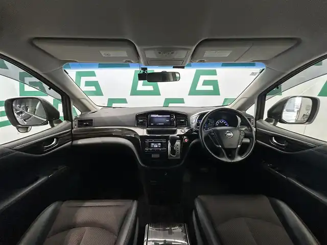 日産 エルグランド 250ハイウェイスターS 鹿児島県 2017(平29)年 8.2万km ファントムブラック 7インチナビ（CN-RX03WV）/バックカメラ/後席モニター（アルパイン）/フルセグTV/両側パワースライドドア/社外前後ドライブレコーダー/ビルトインETC/クルーズコントロール/ハーフレザー/革巻きステアリング/LEDヘッドライト/オートライト/フロントフォグ/純正ドアバイザー/純正フロアマット/純正18インチアルミホイール