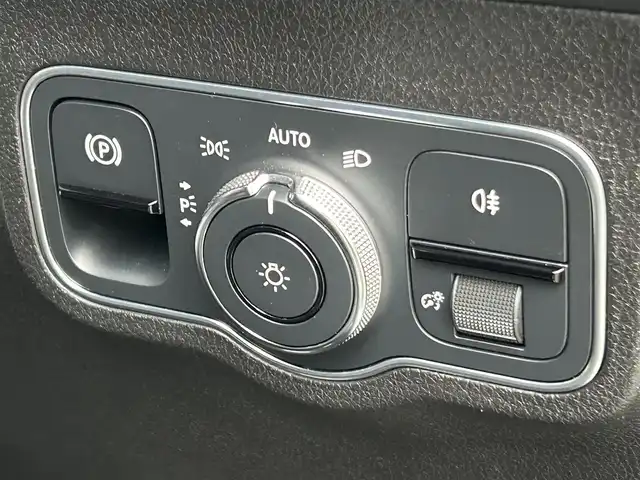 メルセデス・ベンツ ＧＬＢ２００ｄ AMGライン 福岡県 2021(令3)年 5.2万km コスモスブラック レーダーセーフティパッケージ/アダプティブクルーズコントロール/アクティブセーフティブレーキ/ブラインドスポットモニター/レーンキープアシスト/ハーフレザーシート/シートヒーター/純正ナビ/全方位カメラ/フルセグTV/Bluetooth/アンビエントライト　/LEDヘッドライト/オートハイビーム/ステアリングスイッチ/パドルシフト　/パワーバックドア　/純正ドライブレコーダー/純正１９インチアルミホイール　/ETC/取扱説明書/保証書/スペアキー×1