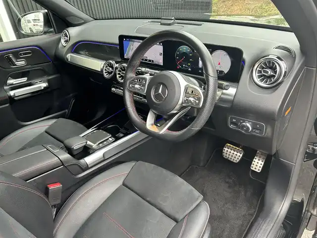 メルセデス・ベンツ ＧＬＢ２００ｄ AMGライン 福岡県 2021(令3)年 5.2万km コスモスブラック レーダーセーフティパッケージ/アダプティブクルーズコントロール/アクティブセーフティブレーキ/ブラインドスポットモニター/レーンキープアシスト/ハーフレザーシート/シートヒーター/純正ナビ/全方位カメラ/フルセグTV/Bluetooth/アンビエントライト　/LEDヘッドライト/オートハイビーム/ステアリングスイッチ/パドルシフト　/パワーバックドア　/純正ドライブレコーダー/純正１９インチアルミホイール　/ETC/取扱説明書/保証書/スペアキー×1
