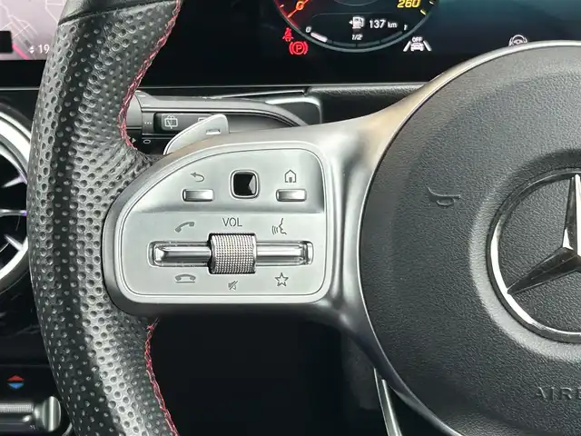 メルセデス・ベンツ ＧＬＢ２００ｄ AMGライン 福岡県 2021(令3)年 5.2万km コスモスブラック レーダーセーフティパッケージ/アダプティブクルーズコントロール/アクティブセーフティブレーキ/ブラインドスポットモニター/レーンキープアシスト/ハーフレザーシート/シートヒーター/純正ナビ/全方位カメラ/フルセグTV/Bluetooth/アンビエントライト　/LEDヘッドライト/オートハイビーム/ステアリングスイッチ/パドルシフト　/パワーバックドア　/純正ドライブレコーダー/純正１９インチアルミホイール　/ETC/取扱説明書/保証書/スペアキー×1
