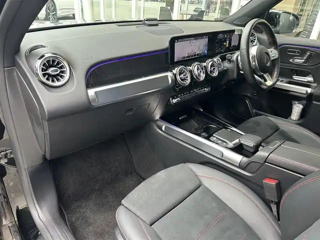 メルセデス・ベンツ ＧＬＢ２００ｄ AMGライン 福岡県 2021(令3)年 5.2万km コスモスブラック レーダーセーフティパッケージ/アダプティブクルーズコントロール/アクティブセーフティブレーキ/ブラインドスポットモニター/レーンキープアシスト/ハーフレザーシート/シートヒーター/純正ナビ/全方位カメラ/フルセグTV/Bluetooth/アンビエントライト　/LEDヘッドライト/オートハイビーム/ステアリングスイッチ/パドルシフト　/パワーバックドア　/純正ドライブレコーダー/純正１９インチアルミホイール　/ETC/取扱説明書/保証書/スペアキー×1