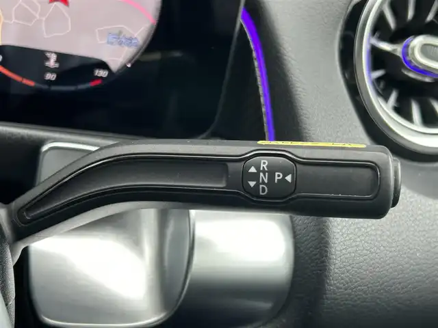 メルセデス・ベンツ ＧＬＢ２００ｄ AMGライン 福岡県 2021(令3)年 5.2万km コスモスブラック レーダーセーフティパッケージ/アダプティブクルーズコントロール/アクティブセーフティブレーキ/ブラインドスポットモニター/レーンキープアシスト/ハーフレザーシート/シートヒーター/純正ナビ/全方位カメラ/フルセグTV/Bluetooth/アンビエントライト　/LEDヘッドライト/オートハイビーム/ステアリングスイッチ/パドルシフト　/パワーバックドア　/純正ドライブレコーダー/純正１９インチアルミホイール　/ETC/取扱説明書/保証書/スペアキー×1