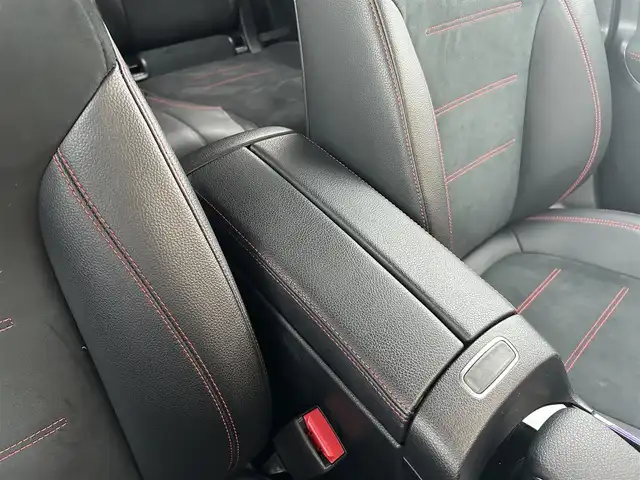 メルセデス・ベンツ ＧＬＢ２００ｄ AMGライン 福岡県 2021(令3)年 5.2万km コスモスブラック レーダーセーフティパッケージ/アダプティブクルーズコントロール/アクティブセーフティブレーキ/ブラインドスポットモニター/レーンキープアシスト/ハーフレザーシート/シートヒーター/純正ナビ/全方位カメラ/フルセグTV/Bluetooth/アンビエントライト　/LEDヘッドライト/オートハイビーム/ステアリングスイッチ/パドルシフト　/パワーバックドア　/純正ドライブレコーダー/純正１９インチアルミホイール　/ETC/取扱説明書/保証書/スペアキー×1