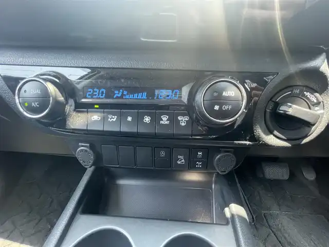 トヨタ ハイラックス Z 愛知県 2022(令4)年 3.5万km スーパーホワイトⅡ ワンオーナー/スマートキー/プッシュスタート/純正SDナビ/（フルセグTV/BT/CD/DVD）/バックカメラ/ETC/純正17インチAW/LDA/PCS/RSA/レーダークルーズコントロール/オートライト/LEDヘッドライト/前後ドライブレコーダー/純正フロアマット/純正ドアバイザー/取説、保証書/スペアキー