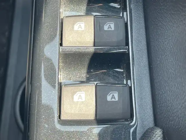 トヨタ ハイラックス Z 愛知県 2022(令4)年 3.5万km スーパーホワイトⅡ ワンオーナー/スマートキー/プッシュスタート/純正SDナビ/（フルセグTV/BT/CD/DVD）/バックカメラ/ETC/純正17インチAW/LDA/PCS/RSA/レーダークルーズコントロール/オートライト/LEDヘッドライト/前後ドライブレコーダー/純正フロアマット/純正ドアバイザー/取説、保証書/スペアキー