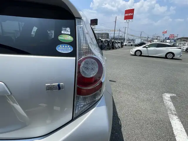トヨタ アクア S 熊本県 2014(平26)年 6.3万km シルバーM (株)IDOMが運営する【じしゃロン熊本店】の自社ローン専用車両になりますこちらは現金またはオートローンご利用時の価格です。自社ローンご希望の方は別途その旨お申付け下さい/純正SDナビ【NSCP-W62】/　（ワンセグTV・Bluetooth・DVD・CD・AM/FM）/ステアリングスイッチ/バックカメラ/ETC/オートライト/アイドリングストップ/電動格納ウィンカーミラー/ISOFIX/プッシュスタート/純正フロアマット
