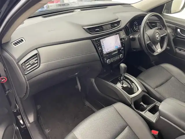 日産 エクストレイル 20X 滋賀県 2017(平29)年 6.3万km ダイヤモンドブラック 純正９インチナビ/・CD・DVD・Bluetooth・フルセグTV・AUX/全方位カメラ/合皮シート/電動リアゲート/ＬＥＤヘッドライト/前後コーナーセンサー/前後ドラレコ/オートライト/オートマチックハイビーム/レーンキープアシスト/衝突軽減/横滑り防止/盗難防止システム/純正18インチAW/ビルトインETC/フルフラットシート/スマートキー