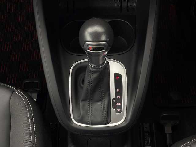 アウディ Ａ１ SB 1stエディション 秋田県 2015(平27)年 3.4万km グレイシアホワイトメタリック 純正ナビ/　（CD/DVD/Bluetooth）/バックカメラ/革巻きハンドル/パドルシフト/ステアリングスイッチ/ETC/純正フロアマット/純正16インチアルミホイール/HIDライト/フォグランプ/オートライト/リモコンキー