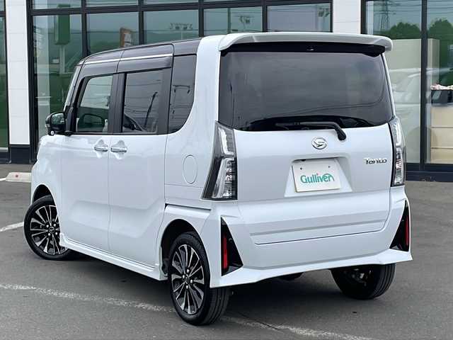 ダイハツ タント カスタム RS 道東・釧路十勝 2023(令5)年 0.8万km ブラックマイカメタリック/シャイニングホワイトパール ・４WD/・純正10インチナビ/（CD・DVD・AM・FM・SD・フルセグ）/・全方位モニター/・両側パワースライドドア/・純正アルミホイール/・コーナーセンサー前後/・衝突被害軽減ブレーキ/・レーンキープアシスト/・LEDヘッドライト/・ハーフレザーシート/・前席シートヒーター/・オートライト/・オートマチックハイビーム/・ステアリングスイッチ/・ドアバイザー/・リアサンシェード/・スマートキー/・プッシュスタート/・純正フロアマット