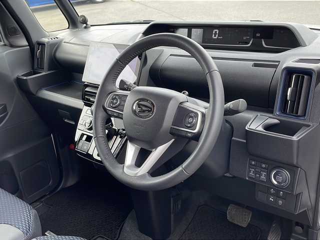 ダイハツ タント カスタム RS 道東・釧路十勝 2023(令5)年 0.8万km ブラックマイカメタリック/シャイニングホワイトパール ・４WD/・純正10インチナビ/（CD・DVD・AM・FM・SD・フルセグ）/・全方位モニター/・両側パワースライドドア/・純正アルミホイール/・コーナーセンサー前後/・衝突被害軽減ブレーキ/・レーンキープアシスト/・LEDヘッドライト/・ハーフレザーシート/・前席シートヒーター/・オートライト/・オートマチックハイビーム/・ステアリングスイッチ/・ドアバイザー/・リアサンシェード/・スマートキー/・プッシュスタート/・純正フロアマット