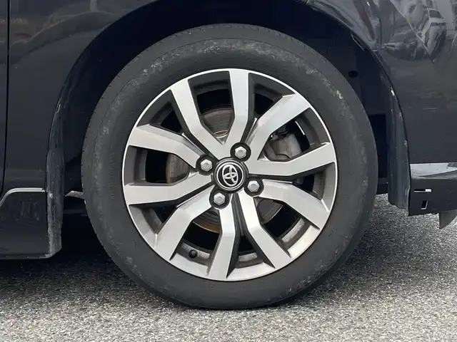 トヨタ ルーミー カスタムG－T 愛知県 2017(平29)年 10.7万km ブラックマイカメタリック (株)IDOMが運営する【じしゃロン名古屋鳴海店】の自社ローン専用車両になりますこちらは現金またはオートローンご利用時の価格です。自社ローンご希望の方は別途その旨お申付け下さい社外メモリナビ/フルセグ CD DVD BT MSV/両側パワスラ/バックカメラ/ビルトインETC/LEDヘッドライト/LEDフォグ/クルコン/PCS/クリアランスソナー/純正15インチAW/純正バイザー/社外マット/MOPスペアタイヤ/スペアキー/取説/保証書