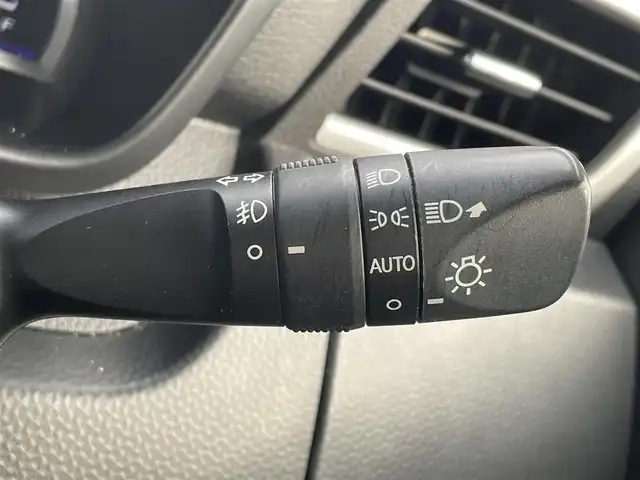 トヨタ ルーミー カスタムG－T 愛知県 2017(平29)年 10.7万km ブラックマイカメタリック (株)IDOMが運営する【じしゃロン名古屋鳴海店】の自社ローン専用車両になりますこちらは現金またはオートローンご利用時の価格です。自社ローンご希望の方は別途その旨お申付け下さい社外メモリナビ/フルセグ CD DVD BT MSV/両側パワスラ/バックカメラ/ビルトインETC/LEDヘッドライト/LEDフォグ/クルコン/PCS/クリアランスソナー/純正15インチAW/純正バイザー/社外マット/MOPスペアタイヤ/スペアキー/取説/保証書