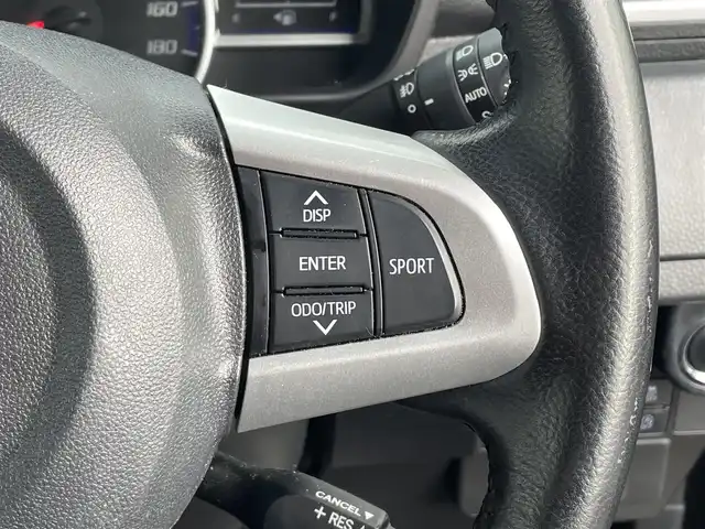 トヨタ ルーミー カスタムG－T 愛知県 2017(平29)年 10.7万km ブラックマイカメタリック (株)IDOMが運営する【じしゃロン名古屋鳴海店】の自社ローン専用車両になりますこちらは現金またはオートローンご利用時の価格です。自社ローンご希望の方は別途その旨お申付け下さい社外メモリナビ/フルセグ CD DVD BT MSV/両側パワスラ/バックカメラ/ビルトインETC/LEDヘッドライト/LEDフォグ/クルコン/PCS/クリアランスソナー/純正15インチAW/純正バイザー/社外マット/MOPスペアタイヤ/スペアキー/取説/保証書