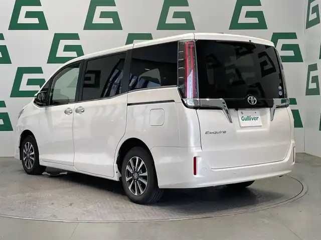 トヨタ エスクァイア Xi 鹿児島県 2019(平31)年 4.6万km ホワイトパールクリスタルシャイン 禁煙　/ナビ(CD/DVD/Bluetooth)　/トヨタセーフティセンス　/バックカメラ/両側パワースライドドア　/レーンキープアシスト　/前後コーナーセンサー　/純正ＬＥＤヘッドライト/フォグランプ　/シートバックテーブル/オートライト　/オートマチックハイビーム　/純正フロアマット/純正アルミホイール　/前後ドライブレコーダー/ＥＴＣ