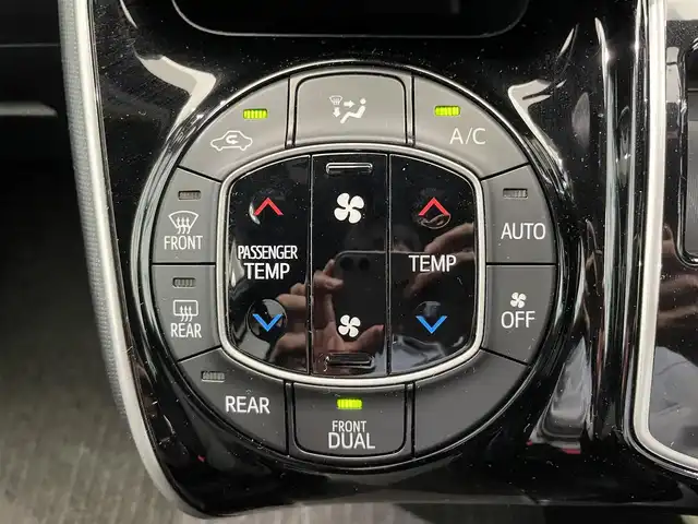 トヨタ エスクァイア Xi 鹿児島県 2019(平31)年 4.6万km ホワイトパールクリスタルシャイン 禁煙　/ナビ(CD/DVD/Bluetooth)　/トヨタセーフティセンス　/バックカメラ/両側パワースライドドア　/レーンキープアシスト　/前後コーナーセンサー　/純正ＬＥＤヘッドライト/フォグランプ　/シートバックテーブル/オートライト　/オートマチックハイビーム　/純正フロアマット/純正アルミホイール　/前後ドライブレコーダー/ＥＴＣ