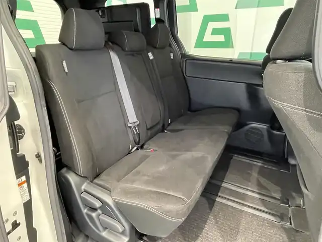 トヨタ エスクァイア Xi 鹿児島県 2019(平31)年 4.6万km ホワイトパールクリスタルシャイン 禁煙　/ナビ(CD/DVD/Bluetooth)　/トヨタセーフティセンス　/バックカメラ/両側パワースライドドア　/レーンキープアシスト　/前後コーナーセンサー　/純正ＬＥＤヘッドライト/フォグランプ　/シートバックテーブル/オートライト　/オートマチックハイビーム　/純正フロアマット/純正アルミホイール　/前後ドライブレコーダー/ＥＴＣ