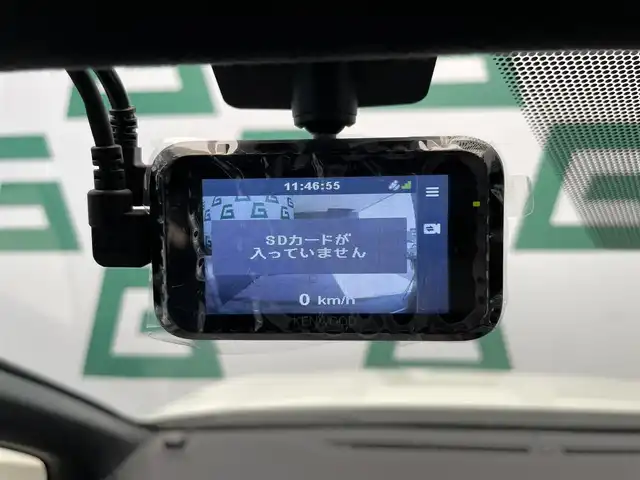 トヨタ エスクァイア Xi 鹿児島県 2019(平31)年 4.6万km ホワイトパールクリスタルシャイン 禁煙　/ナビ(CD/DVD/Bluetooth)　/トヨタセーフティセンス　/バックカメラ/両側パワースライドドア　/レーンキープアシスト　/前後コーナーセンサー　/純正ＬＥＤヘッドライト/フォグランプ　/シートバックテーブル/オートライト　/オートマチックハイビーム　/純正フロアマット/純正アルミホイール　/前後ドライブレコーダー/ＥＴＣ