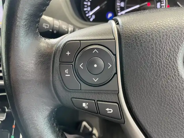 トヨタ エスクァイア Xi 鹿児島県 2019(平31)年 4.6万km ホワイトパールクリスタルシャイン 禁煙　/ナビ(CD/DVD/Bluetooth)　/トヨタセーフティセンス　/バックカメラ/両側パワースライドドア　/レーンキープアシスト　/前後コーナーセンサー　/純正ＬＥＤヘッドライト/フォグランプ　/シートバックテーブル/オートライト　/オートマチックハイビーム　/純正フロアマット/純正アルミホイール　/前後ドライブレコーダー/ＥＴＣ