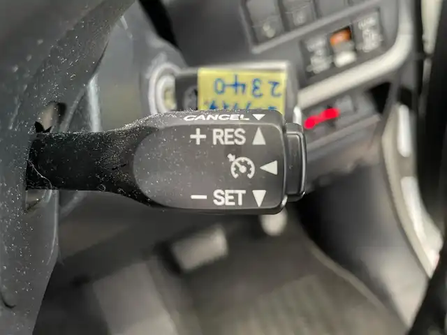 トヨタ エスクァイア Xi 鹿児島県 2019(平31)年 4.6万km ホワイトパールクリスタルシャイン 禁煙　/ナビ(CD/DVD/Bluetooth)　/トヨタセーフティセンス　/バックカメラ/両側パワースライドドア　/レーンキープアシスト　/前後コーナーセンサー　/純正ＬＥＤヘッドライト/フォグランプ　/シートバックテーブル/オートライト　/オートマチックハイビーム　/純正フロアマット/純正アルミホイール　/前後ドライブレコーダー/ＥＴＣ