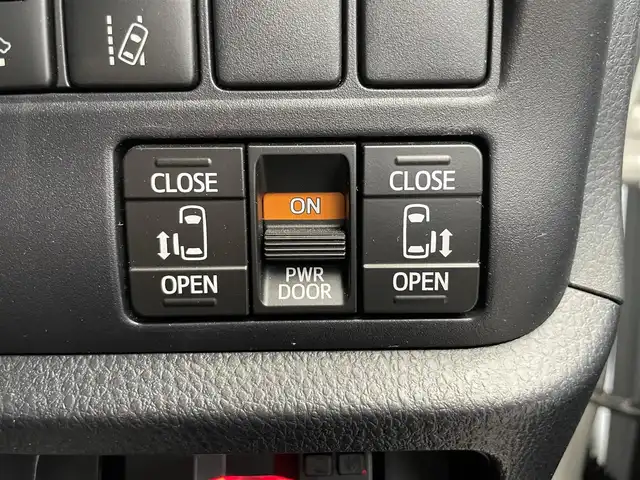 トヨタ エスクァイア Xi 鹿児島県 2019(平31)年 4.6万km ホワイトパールクリスタルシャイン 禁煙　/ナビ(CD/DVD/Bluetooth)　/トヨタセーフティセンス　/バックカメラ/両側パワースライドドア　/レーンキープアシスト　/前後コーナーセンサー　/純正ＬＥＤヘッドライト/フォグランプ　/シートバックテーブル/オートライト　/オートマチックハイビーム　/純正フロアマット/純正アルミホイール　/前後ドライブレコーダー/ＥＴＣ