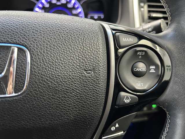 ホンダ オデッセイ アブソルート 20thアニバーサリー 鹿児島県 2015(平27)年 8万km クリスタルブラックパール 禁煙車/ホンダセンシング/プリクラッシュセーフティー/運転席パワーシート/両側パワースライドドア/バックカメラ/ABS/トラクションコントロール/後席3点式シートベルト/ブレーキアシスト/盗難防止装置/横滑り防止装置/衝突防止装置/車間距離制御システム/ETC/ステアリングリモコン/フロントフォグ/フロアマット