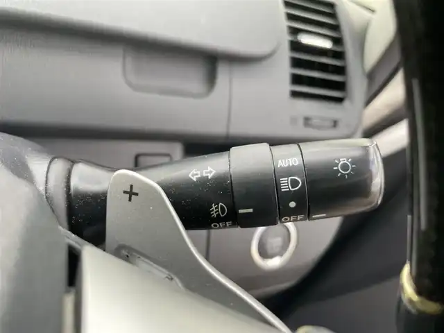 トヨタ ヴォクシー ZS 煌 大阪府 2011(平23)年 6.4万km ホワイトパールクリスタルシャイン (株)IDOMが運営する【じしゃロン堺店】の自社ローン専用車両になります。/こちらは現金またはオートローンご利用時の価格です。自社ローンご希望の方は別途その旨お申付け下さい