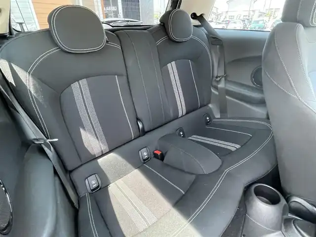 ＭＩＮＩ ミニ クーパー S 栃木県 2019(平31)年 3.8万km ホワイト・シルバー インテリジェントセーフティ/コンフォートアクセス/アダプティブクルーズコントロール/ナビ/社外フルセグTV/＊リモコンあり/社外DVDプレイヤー/＊リモコンあり/バックカメラ/ミラーETC/パークディスタンスコントロール/シートヒーター /LEDヘッドライト/オートライト/ドライブレコーダー/アンビエントライト /ディスプレイリング