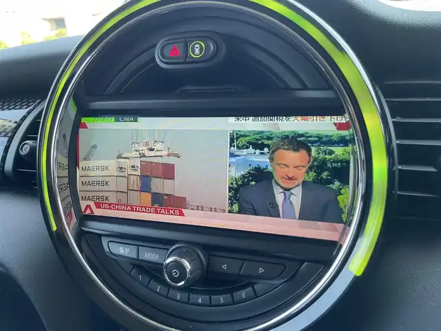 ＭＩＮＩ ミニ クーパー S 栃木県 2019(平31)年 3.8万km ホワイト・シルバー インテリジェントセーフティ/コンフォートアクセス/アダプティブクルーズコントロール/ナビ/社外フルセグTV/＊リモコンあり/社外DVDプレイヤー/＊リモコンあり/バックカメラ/ミラーETC/パークディスタンスコントロール/シートヒーター /LEDヘッドライト/オートライト/ドライブレコーダー/アンビエントライト /ディスプレイリング