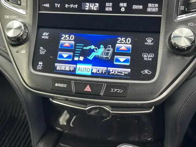 トヨタ クラウン ハイブリッド アスリートS 熊本県 2014(平26)年 7.1万km ホワイトパールクリスタルシャイン 純正ナビ（ＣＤ・ＤＶＤ・フルセグ・ＢＴ・ＨＤＤ・USB）/バックカメラ　/ビルトインＥＴＣ　/後ろのみコーナーセンサー　/レーダークルーズコントロール　/前席シートヒーター　/前席エアーシート　/前席パワーシート/ステアリングヒーター/プリクラッシュセーフティ/横滑り防止/パワーバックドア/ドアバイザー/純正フロアゴムマット/純正１８インチAW/オートライト/LEDヘッドライト/フォグライト/スマートキー/プッシュスタート/スペアキー1本/保証書/取扱説明書