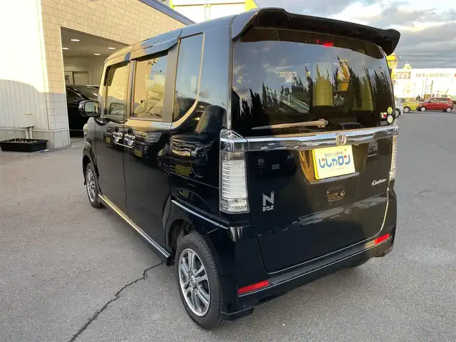 ホンダ Ｎ ＢＯＸ カスタム G Lパッケージ 和歌山県 2013(平25)年 10万km クリスタルブラックパール (株)IDOMが運営する【じしゃロン和歌山店】の自社ローン対象車両になります。こちらは現金ご利用時の価格です。/自社ローンご希望の方は別途その旨お申付け下さい。/4WD/ワンオーナー/純正メモリナビ/CD/USB/SD/バックカメラ/片側パワースライドドア/前後ドライブレコーダー/ETC/HIDヘッドライト/オートライト/フォグランプ/純正14インチアルミ/スマートキー/プッシュスタート