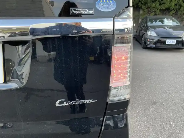 ホンダ Ｎ ＢＯＸ カスタム G Lパッケージ 和歌山県 2013(平25)年 10万km クリスタルブラックパール (株)IDOMが運営する【じしゃロン和歌山店】の自社ローン対象車両になります。こちらは現金ご利用時の価格です。/自社ローンご希望の方は別途その旨お申付け下さい。/4WD/ワンオーナー/純正メモリナビ/CD/USB/SD/バックカメラ/片側パワースライドドア/前後ドライブレコーダー/ETC/HIDヘッドライト/オートライト/フォグランプ/純正14インチアルミ/スマートキー/プッシュスタート