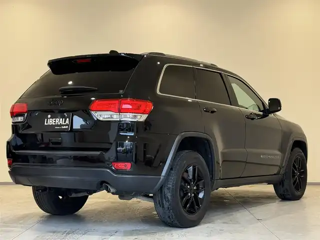 クライスラー・ジープ ジープ グランドチェロキー ラレード 熊本県 2017(平29)年 4.1万km 黒 純正ナビ（Bluetooth、USB、AUX、地デジ）/バックカメラ/パワーシート/純正18インチアルミホイール/HIDヘッドライト/LEDフォグ/ETC/プッシュスタート