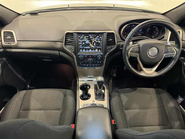 クライスラー・ジープ ジープ グランドチェロキー ラレード 熊本県 2017(平29)年 4.1万km 黒 純正ナビ（Bluetooth、USB、AUX、地デジ）/バックカメラ/パワーシート/純正18インチアルミホイール/HIDヘッドライト/LEDフォグ/ETC/プッシュスタート