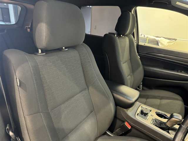 クライスラー・ジープ ジープ グランドチェロキー ラレード 熊本県 2017(平29)年 4.1万km 黒 純正ナビ（Bluetooth、USB、AUX、地デジ）/バックカメラ/パワーシート/純正18インチアルミホイール/HIDヘッドライト/LEDフォグ/ETC/プッシュスタート