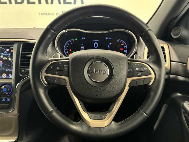クライスラー・ジープ ジープ グランドチェロキー ラレード 熊本県 2017(平29)年 4.1万km 黒 純正ナビ（Bluetooth、USB、AUX、地デジ）/バックカメラ/パワーシート/純正18インチアルミホイール/HIDヘッドライト/LEDフォグ/ETC/プッシュスタート