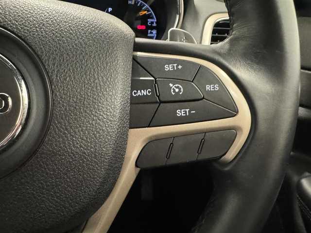 クライスラー・ジープ ジープ グランドチェロキー ラレード 熊本県 2017(平29)年 4.1万km 黒 純正ナビ（Bluetooth、USB、AUX、地デジ）/バックカメラ/パワーシート/純正18インチアルミホイール/HIDヘッドライト/LEDフォグ/ETC/プッシュスタート