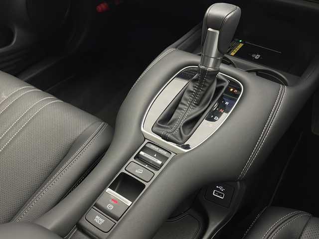 ホンダ ＺＲ－Ｖ Z 宮崎県 2023(令5)年 1万km クリスタルブラックパール BOSEサウンドシステム/Honda SENSING/〇衝突軽減ブレーキ（CMBS）/〇先行車発進お知らせ機能/〇歩行者事故低減ステアリング/〇路外逸脱抑制機能/〇標識認識機能/〇渋滞追従機能付アダプティブクルーズコントロール（ACC）/〇車線維持支援システム（LKAS）/〇トラフィックジャムアシスト（渋滞運転支援機能）/〇ブラインドスポットインフォメーション/〇誤発進抑制機能/〇後方誤発進抑制機能/〇近距離衝突軽減ブレーキ/〇パーキングセンサーシステム/〇後退出庫サポート/〇オートハイビーム/〇アダプティブドライビングビーム/純正9インチナビ/フルセグTV/全方位モニター/黒レザーシート/パワーシート/シートヒーター/ステアリングヒーター/パドルシフト/ハンズフリーアクセスパワーテールゲート(予約クローズ機能付)/ワイヤレス充電/LEDヘッドライト/前後ドライブレコーダー/純正18インチAW/ビルトインETC2.0/スマートキー×２/保証書/取扱説明書