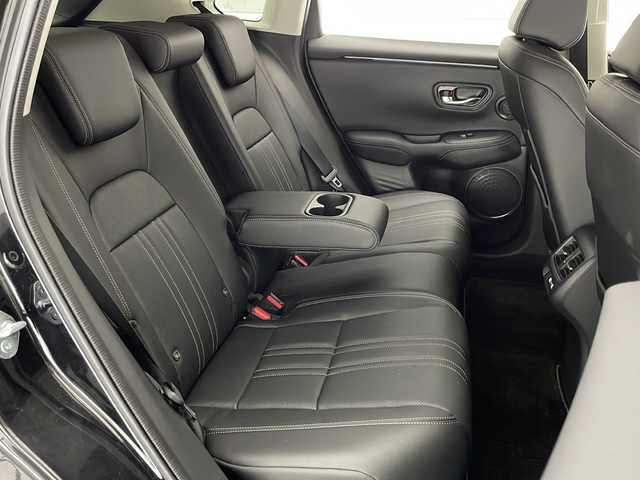ホンダ ＺＲ－Ｖ Z 宮崎県 2023(令5)年 1万km クリスタルブラックパール BOSEサウンドシステム/Honda SENSING/〇衝突軽減ブレーキ（CMBS）/〇先行車発進お知らせ機能/〇歩行者事故低減ステアリング/〇路外逸脱抑制機能/〇標識認識機能/〇渋滞追従機能付アダプティブクルーズコントロール（ACC）/〇車線維持支援システム（LKAS）/〇トラフィックジャムアシスト（渋滞運転支援機能）/〇ブラインドスポットインフォメーション/〇誤発進抑制機能/〇後方誤発進抑制機能/〇近距離衝突軽減ブレーキ/〇パーキングセンサーシステム/〇後退出庫サポート/〇オートハイビーム/〇アダプティブドライビングビーム/純正9インチナビ/フルセグTV/全方位モニター/黒レザーシート/パワーシート/シートヒーター/ステアリングヒーター/パドルシフト/ハンズフリーアクセスパワーテールゲート(予約クローズ機能付)/ワイヤレス充電/LEDヘッドライト/前後ドライブレコーダー/純正18インチAW/ビルトインETC2.0/スマートキー×２/保証書/取扱説明書