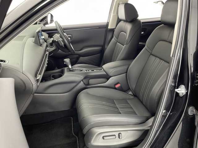 ホンダ ＺＲ－Ｖ Z 宮崎県 2023(令5)年 1万km クリスタルブラックパール BOSEサウンドシステム/Honda SENSING/〇衝突軽減ブレーキ（CMBS）/〇先行車発進お知らせ機能/〇歩行者事故低減ステアリング/〇路外逸脱抑制機能/〇標識認識機能/〇渋滞追従機能付アダプティブクルーズコントロール（ACC）/〇車線維持支援システム（LKAS）/〇トラフィックジャムアシスト（渋滞運転支援機能）/〇ブラインドスポットインフォメーション/〇誤発進抑制機能/〇後方誤発進抑制機能/〇近距離衝突軽減ブレーキ/〇パーキングセンサーシステム/〇後退出庫サポート/〇オートハイビーム/〇アダプティブドライビングビーム/純正9インチナビ/フルセグTV/全方位モニター/黒レザーシート/パワーシート/シートヒーター/ステアリングヒーター/パドルシフト/ハンズフリーアクセスパワーテールゲート(予約クローズ機能付)/ワイヤレス充電/LEDヘッドライト/前後ドライブレコーダー/純正18インチAW/ビルトインETC2.0/スマートキー×２/保証書/取扱説明書